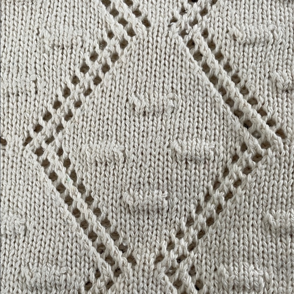Chic Beige Tote Bag - Picture 2 of 3